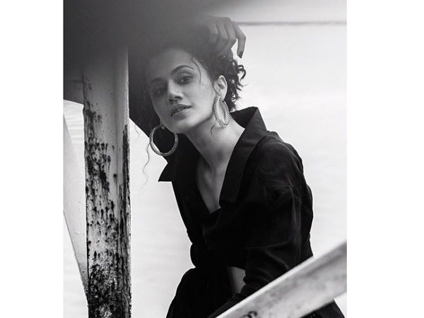 బ్లాక్ అండ్ వైట్