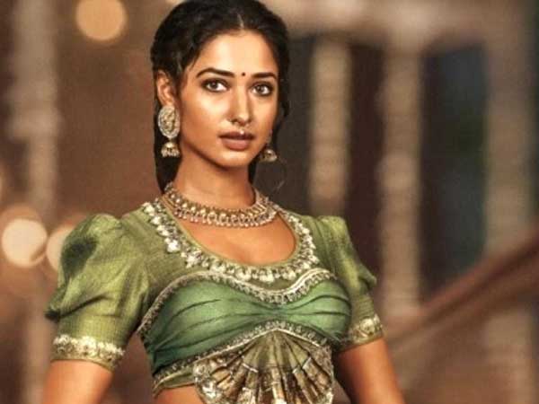 తమన్నా, నయనతార టాలెంట్ చూపారు