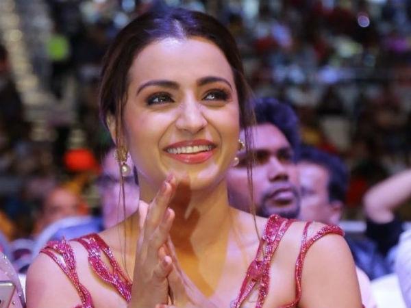 ఉన్నట్టుండి సోషల్ మీడియాలో