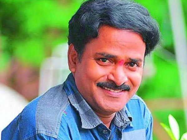 సినీ ప్రముఖులు ఆందోళన