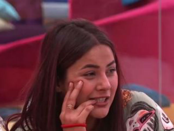 లేచి నిలబడాలని తెలియదా?