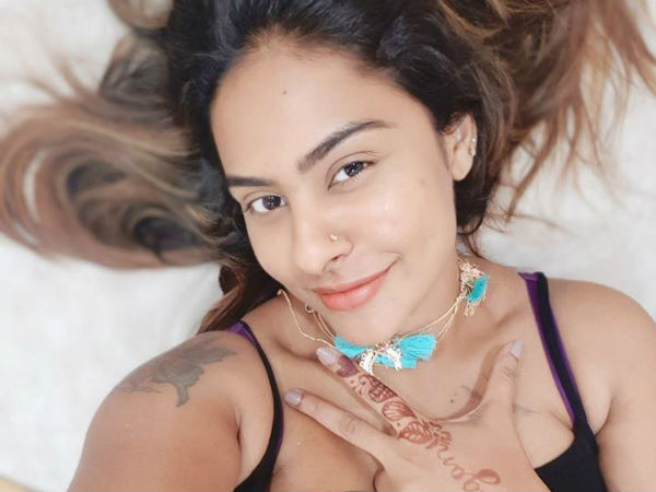 సోషల్ మీడియా కామెంట్లతో..