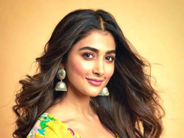 మరోవైపు మహేష్ బాబుతో కూడా 