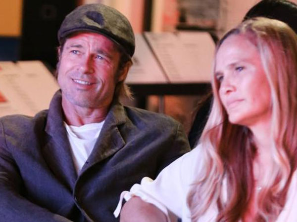 తలపాగ చుట్టుకున్న స్వీట్‌ యంగ్‌ లేడీ