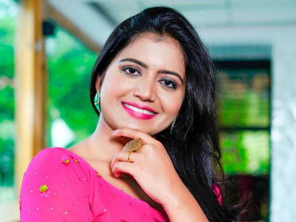 దీపావళి సెలబ్రేషన్స్.. పబ్‌లో గంతులు