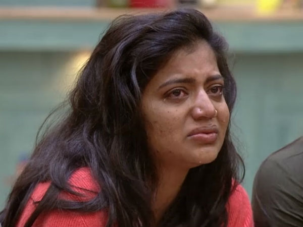 ఏడుపుతో విసుగెత్తిస్తూ...