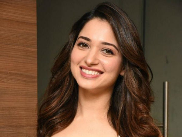 మొదట్నుంచీ స్కిన్ షో..