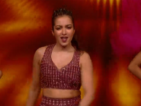 టాప్ లేపిన క్యాథరిన్