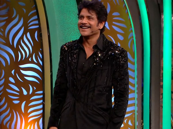 కింగ్‌లా ఎంట్రీ ఇచ్చిన నాగ్..