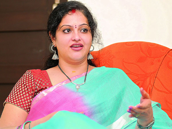 దర్శకుడు తేజ ఒప్పించాడు.. తీరా చూస్తే