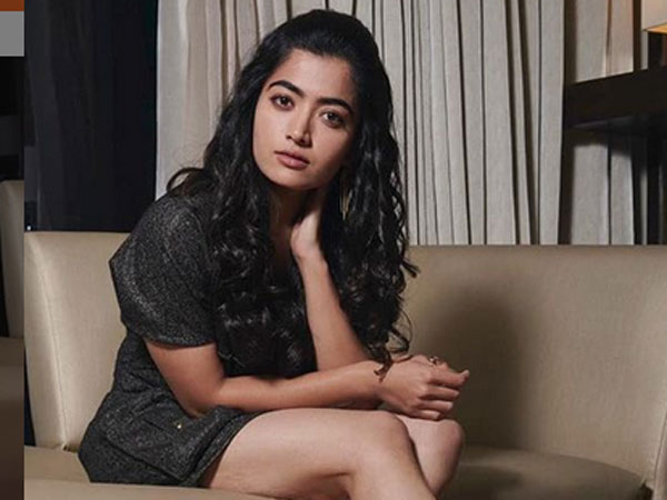  కన్నడ పిల్ల ఫుల్ బిజీ