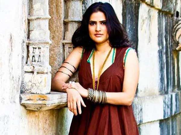 సోనా మహాపాత్ర గరం గరం