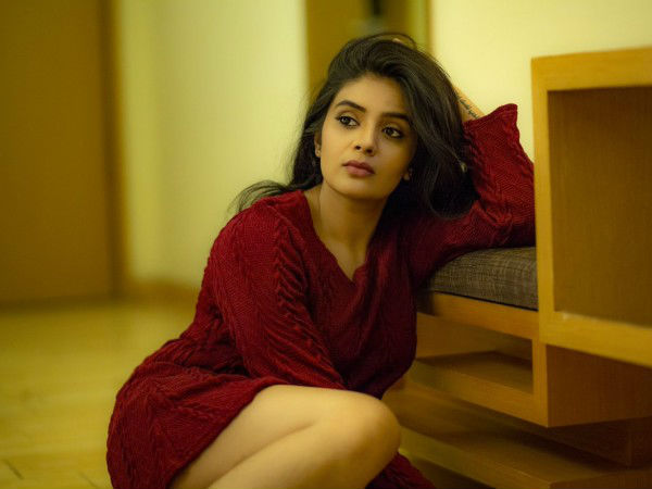 హాజరుకాని శ్రీముఖి..