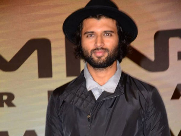 శ్రీకాంత్ ఇంటికి సమీపంలో విజయ్ దేవరకొండ 