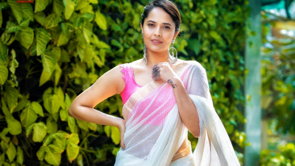 అనసూయ ఫ్యాన్స్కు పండుగే: స్పైసీ రోల్లో యాంకర్.. అధికారికంగా ప్రకటించిన డైరెక్టర్