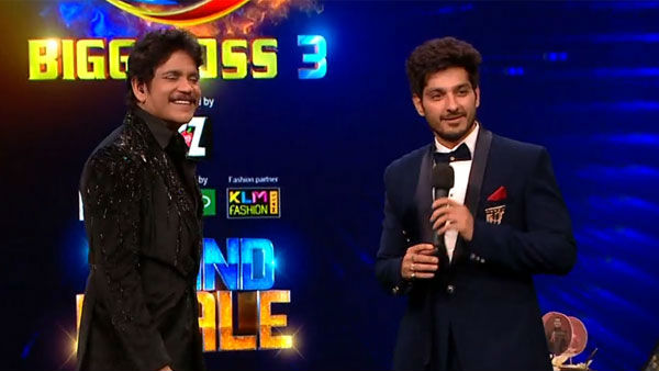 పాయింట్ అవుట్ చేసిన నాగ్..