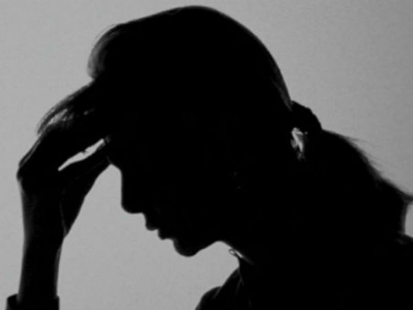 రెచ్చిపోయిన మైనర్లు.. మహిళపై దాడి