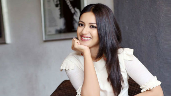 హీరోయిన్గా చేయడం లేదని ట్వీట్