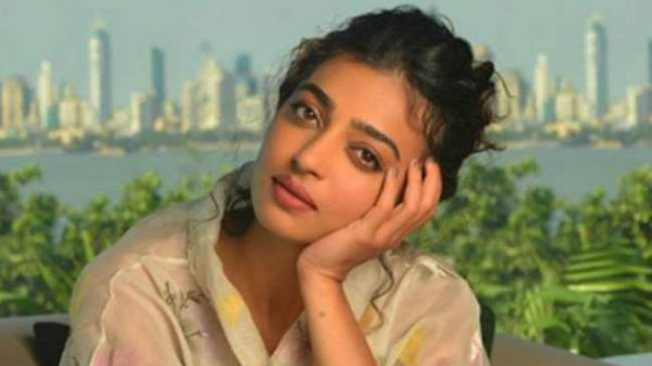 నగ్నంగా నటించి షాక్ ఇచ్చింది..