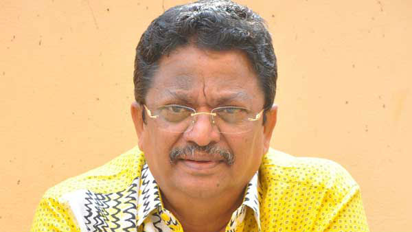 వాళ్లు వాళ్లే సర్ధుకోవాలి