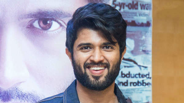 నలుగురు భామలతో సందడి..