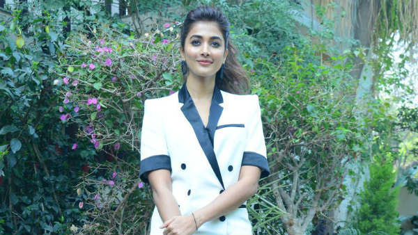 అర్థరాత్రి ఒంటరిగా హైవేపే..