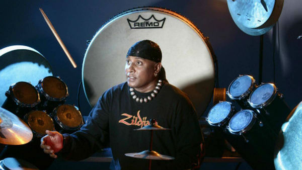 డ్రమ్మర్ శివమణి పర్ఫార్మెన్స్