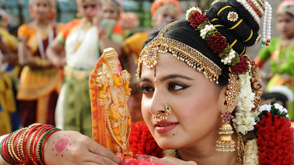 న‌మో వెంక‌టేశాయ‌'లో ఒక భ‌క్తురాలిగా