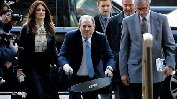 వీల్ చైర్‌లో హార్వే