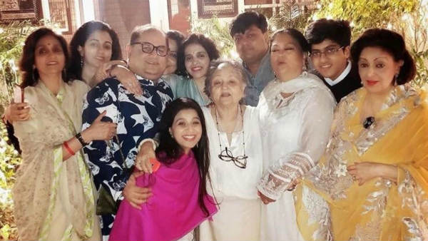 Kanika Kapoor tested coronavirus positive Kanika Kapoor tested coronavirus positive