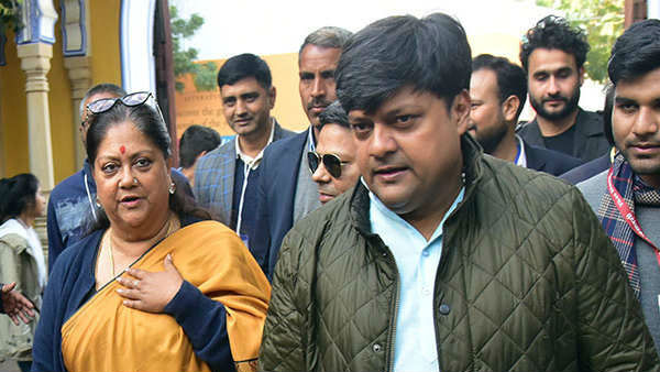  మాజీ సీఎం ఫ్యామిలీ పార్టీకి