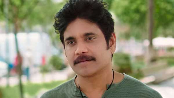 నాగార్జున వెనకాలే ఆ డైరెక్టర్.. నెటిజన్స్ షాక్
