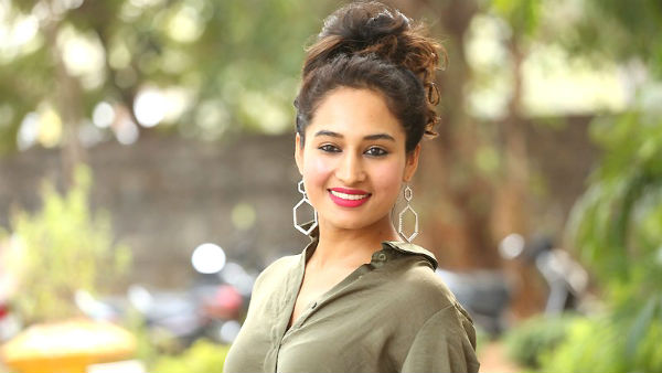 గ్లామర్ పాత్రలతో..