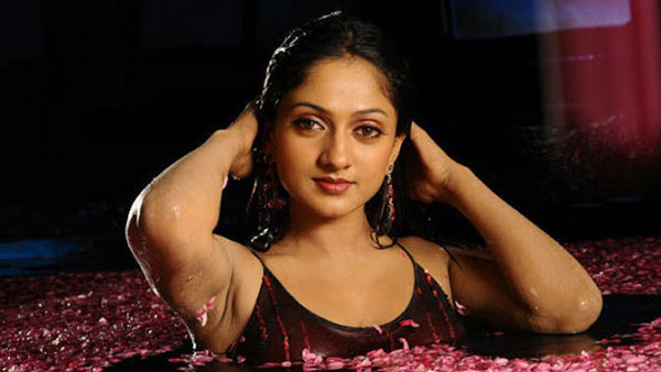 బాలతారగా ప్రవేశించి.. 