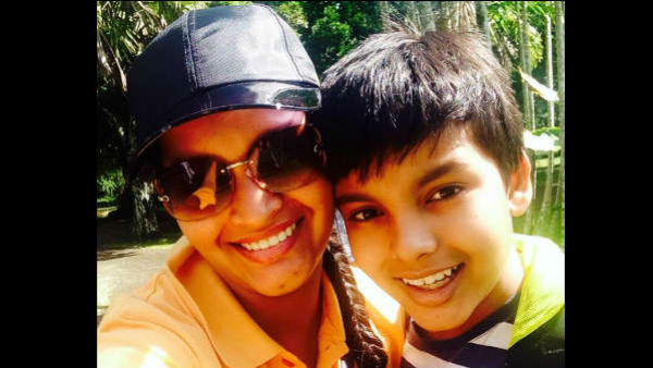 పవన్‌తో రేణు ప్రేమాయణం మొదలైంది అక్కడే