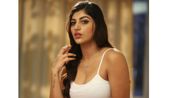 సోషల్ మీడియా బ్యూటీ యషిక..