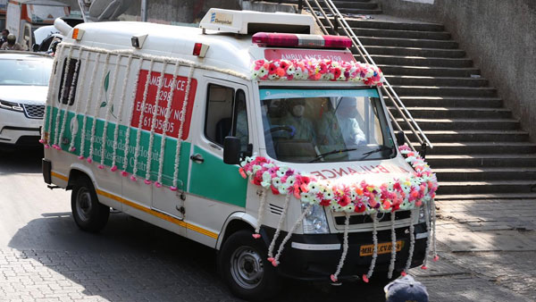 తండ్రి అంత్యక్రియలకు హాజరుకాని కూతురు