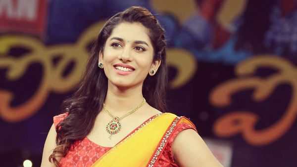 హాట్ డ్యాన్స్‌తో రెచ్చిపోయిన విష్ణు ప్రియ