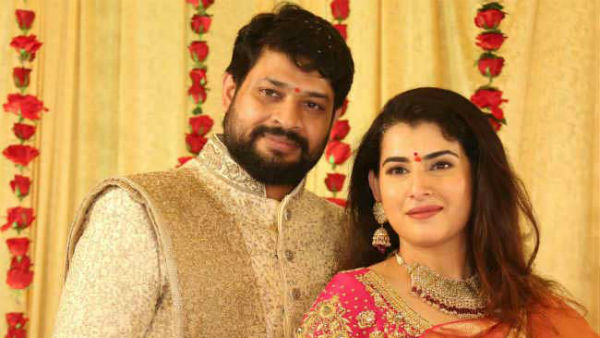 పేకాట ఆడతాడు..