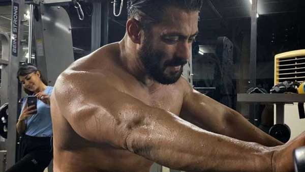 లాక్డౌన్లో ఫామ్హౌస్లోనే