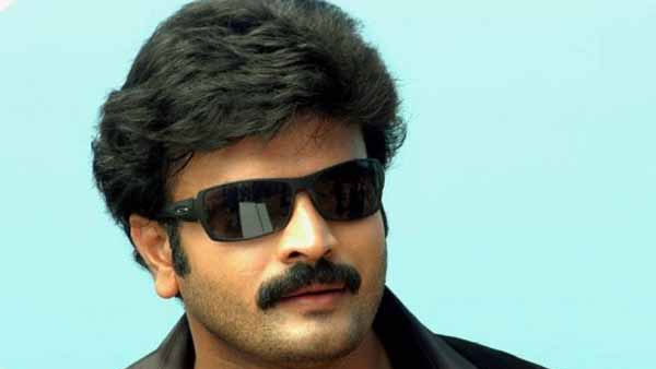 కెమెరాకు చిక్కిన అరుణ్..