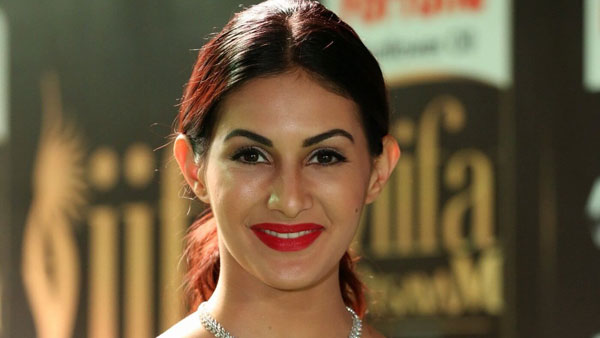 హీరోయిన్ అమీరా దస్తర్‌కు