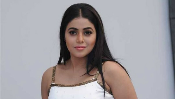 అవకాశాల కోసం అలా..