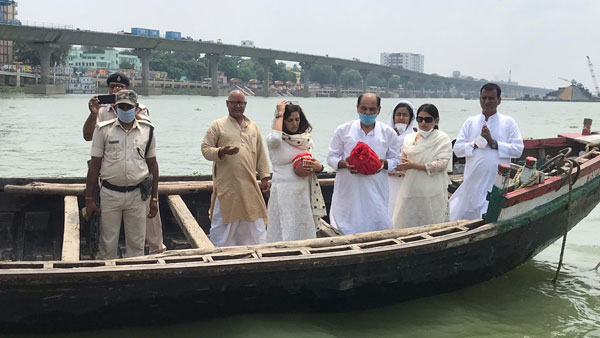 భౌతికంగా దూరమైనప్పటికీ.. 