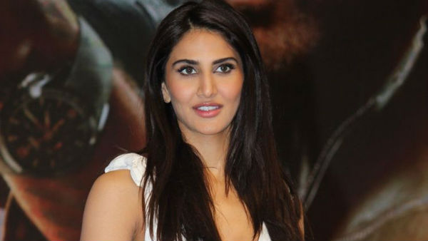 హద్దులు దాటేస్తున్నారు..