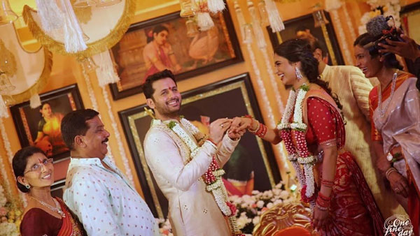 గురువారం రాత్రి మెహందీ సెలబ్రేషన్