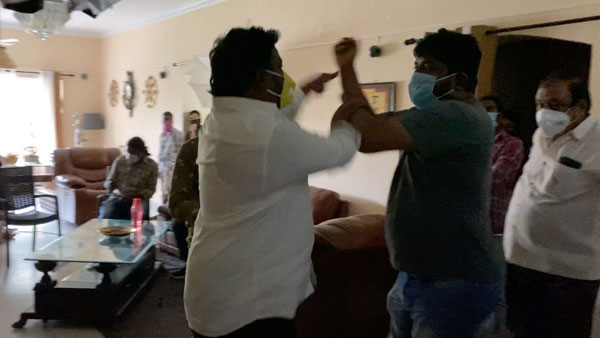 వర్మ ఆఫీస్‌లో గందరగోళం