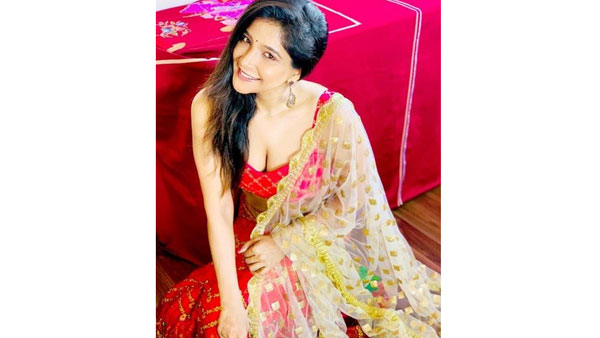 ఎంతో ఎత్తుకు..