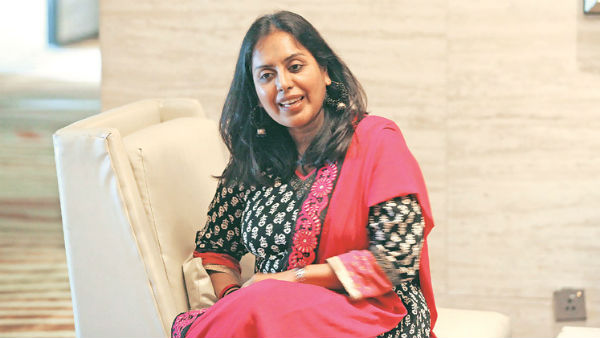  బార్ డ్యాన్సర్ గా..