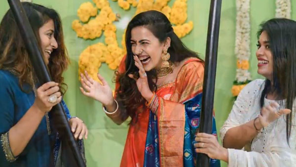 సురేఖ సతీమణి చేతుల మీదుగా